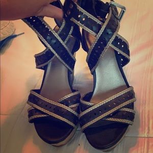 Guess black and silver wedges